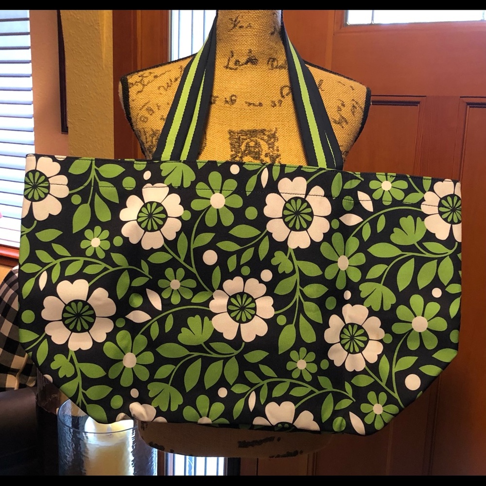 NWOT Vera Bradley Tote 🖤💚